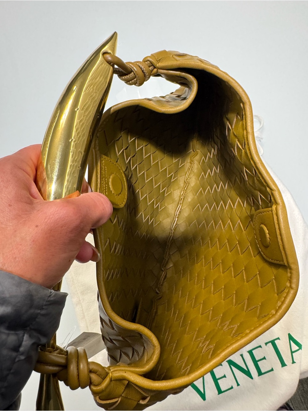 Bottega Veneta Sardine Intrecciato Leather Bag - Picture 13 of 16